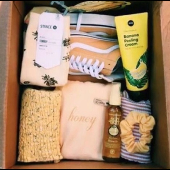 Brandy Melville Other - Giveaway!!! ❤️❤️ (mystery box)